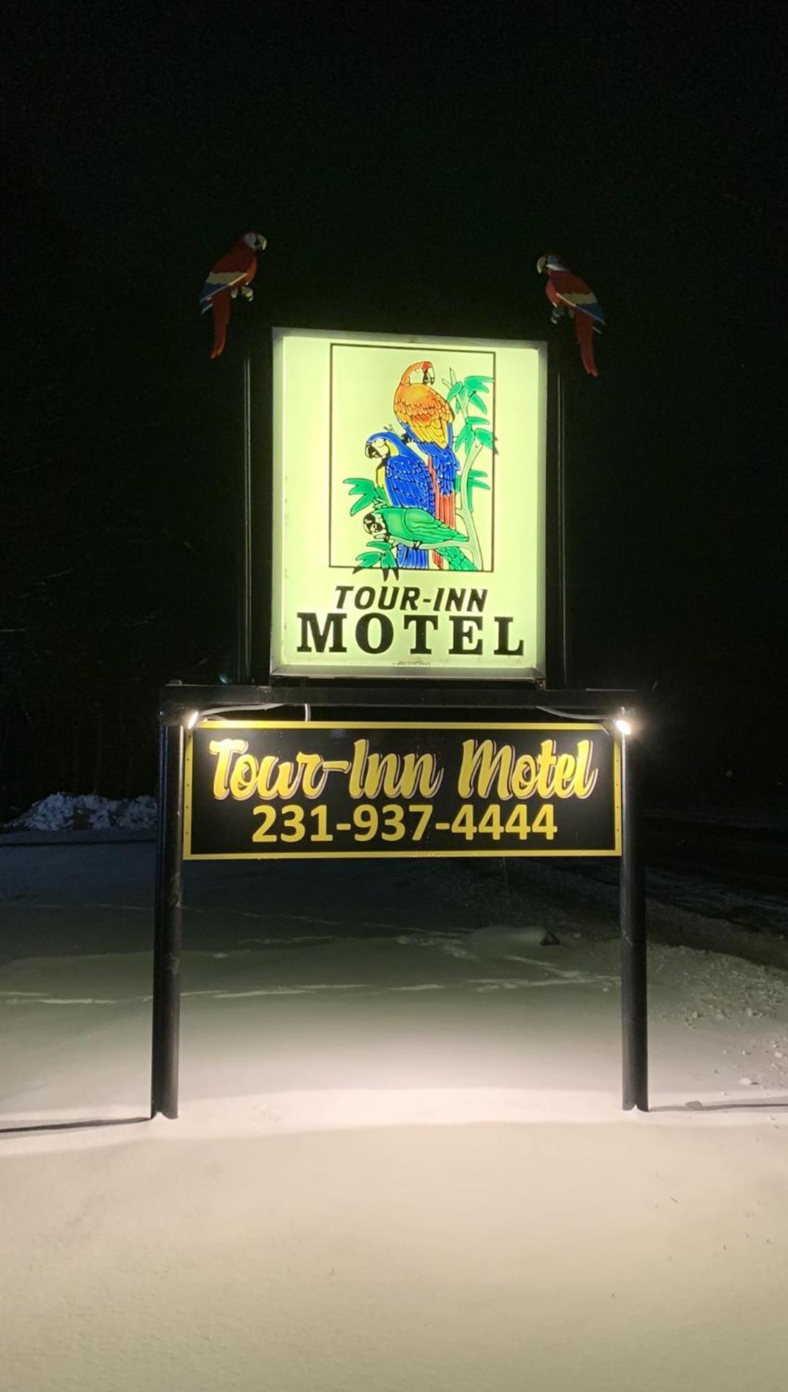 Tour Inn Motel Howard City Exterior foto